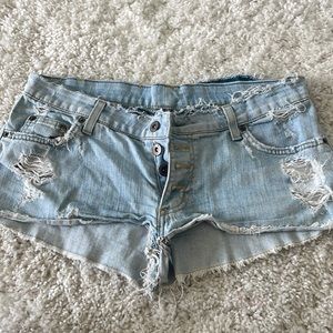 Carmar light wash low rise jean shorts size 29